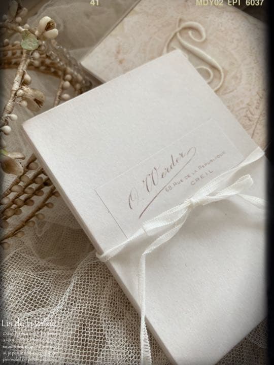 №1【1点のみ】フランス アンティーク イニシャル刺繍シートBOX付