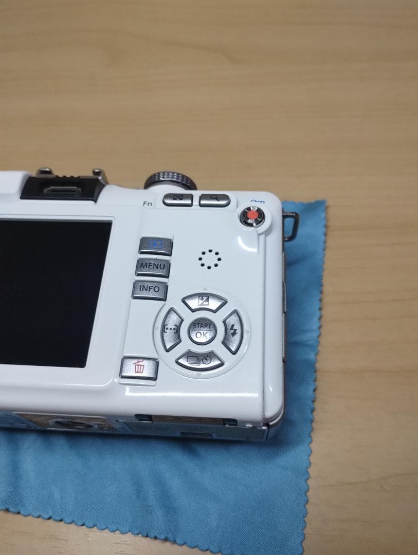 ✨美品✨ オリンパス OLYMPUS PEN Lite E-PL1 ボディ 白