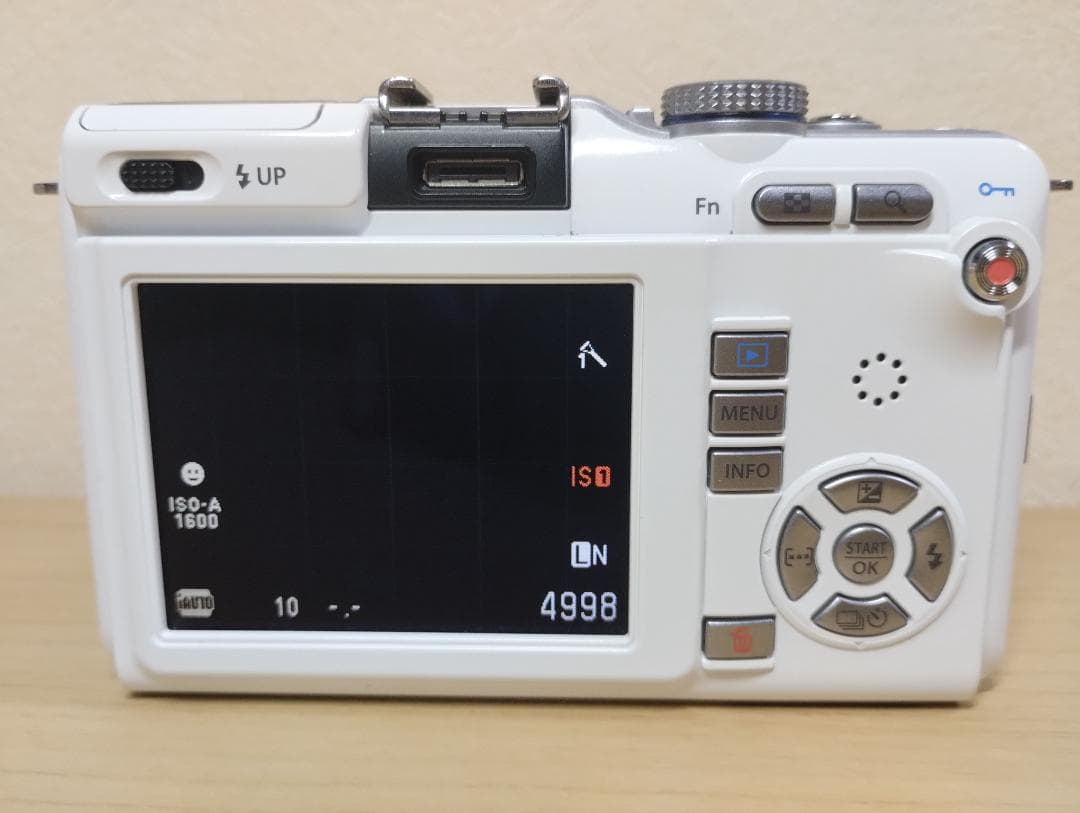 ✨美品✨ オリンパス OLYMPUS PEN Lite E-PL1 ボディ 白
