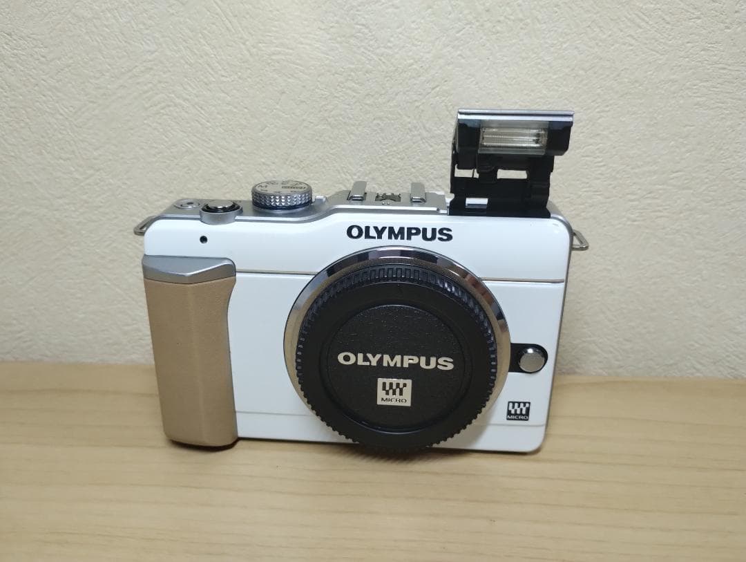 ✨美品✨ オリンパス OLYMPUS PEN Lite E-PL1 ボディ 白