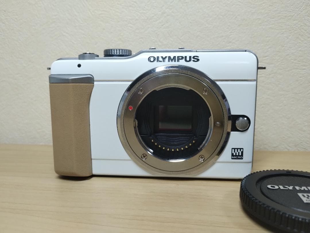 ✨美品✨ オリンパス OLYMPUS PEN Lite E-PL1 ボディ 白