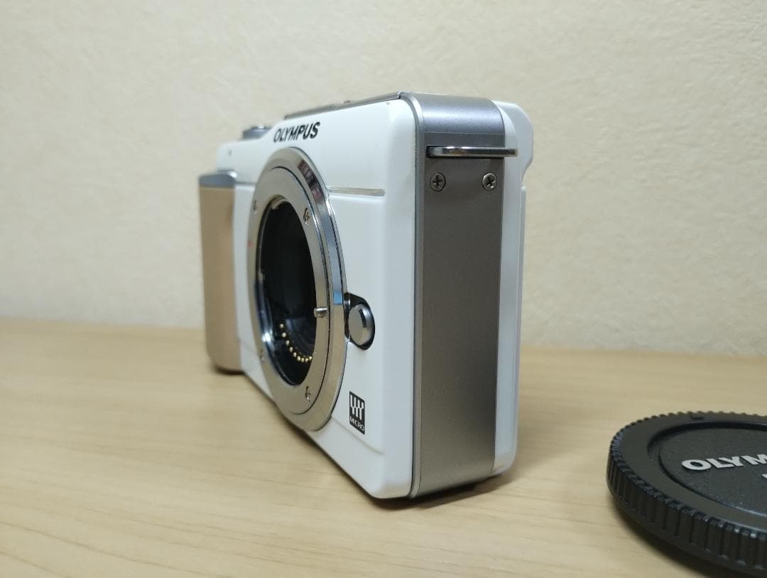 ✨美品✨ オリンパス OLYMPUS PEN Lite E-PL1 ボディ 白