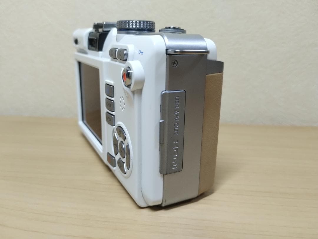 ✨美品✨ オリンパス OLYMPUS PEN Lite E-PL1 ボディ 白