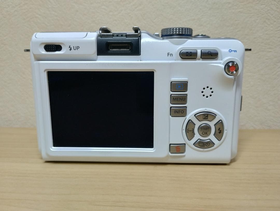 ✨美品✨ オリンパス OLYMPUS PEN Lite E-PL1 ボディ 白
