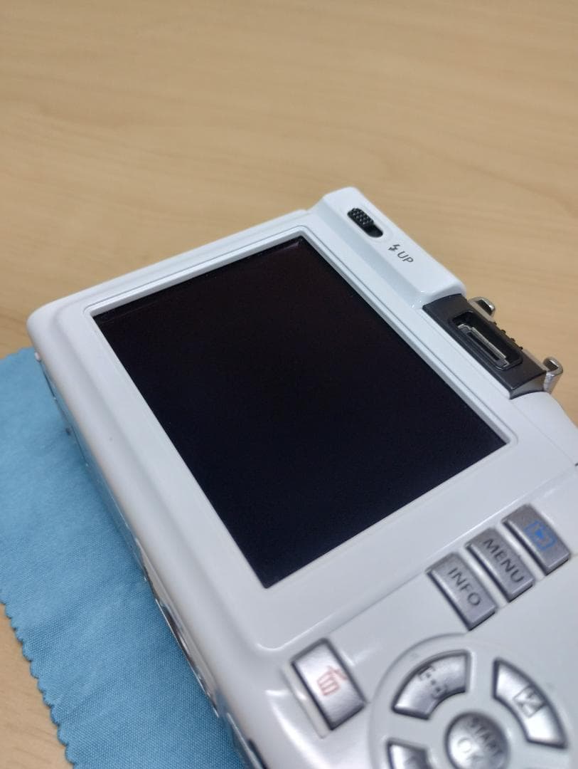 ✨美品✨ オリンパス OLYMPUS PEN Lite E-PL1 ボディ 白