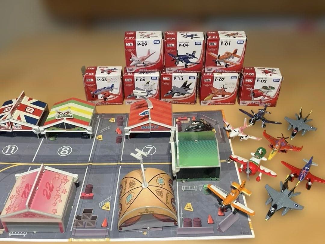 激レア⭐︎トミカ プレーンズ ジオラマップ ピットガレージ　プレーンズトミカセット