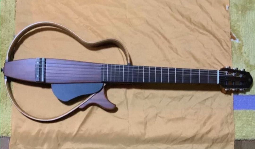 YAMAHA SLG200N エレキギター