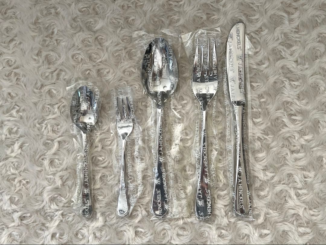 ツヴィリング ヘンケルス　カトラリーセット　アムウェイ　ディナーセット 30本