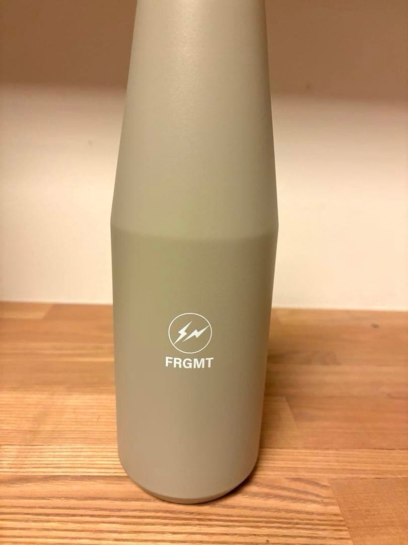FRAGMENT ハンドルリッドステンレスボトル マットベージュ 1080ml