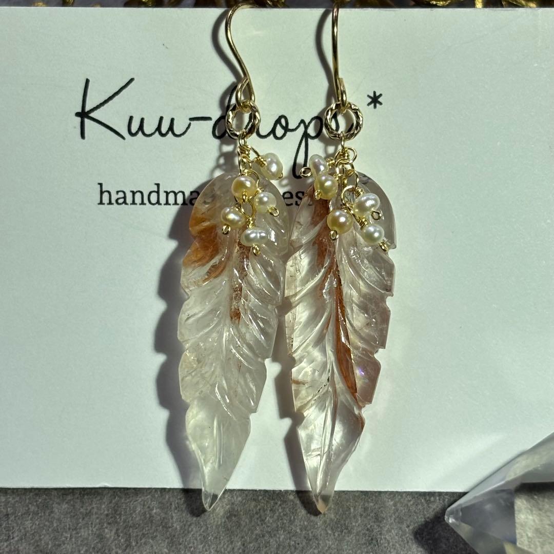 マニカラン水晶♢リーフカービング✴︎14kgfピアスP317