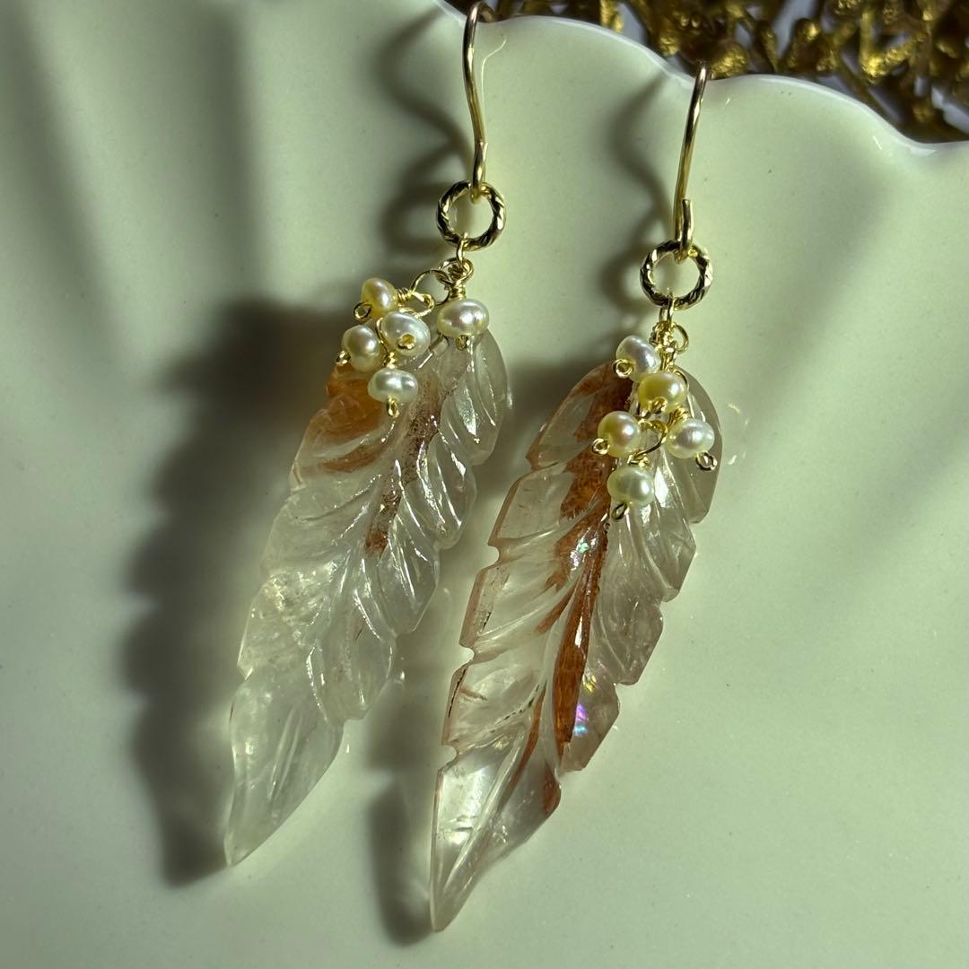 マニカラン水晶♢リーフカービング✴︎14kgfピアスP317