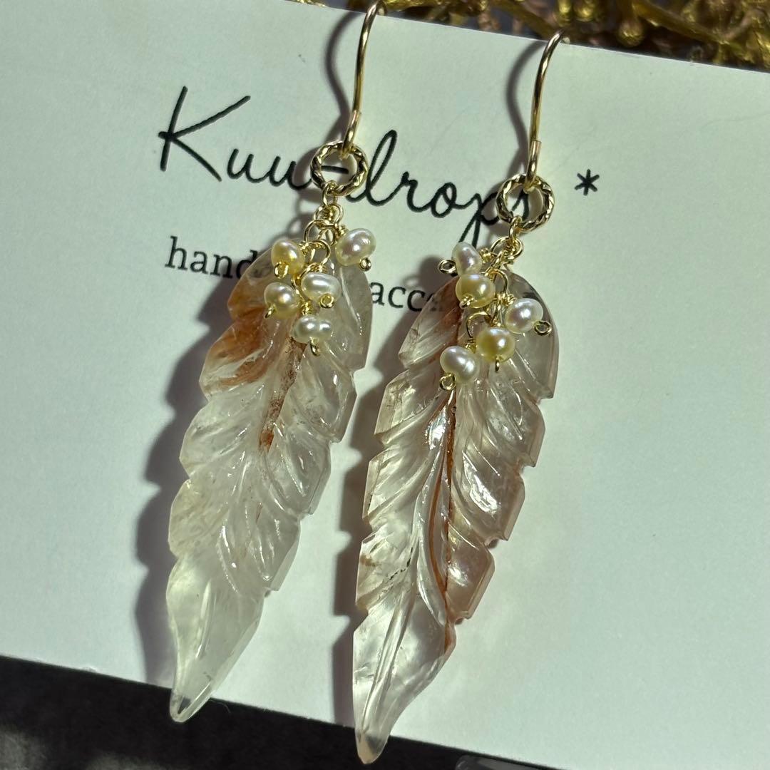 マニカラン水晶♢リーフカービング✴︎14kgfピアスP317