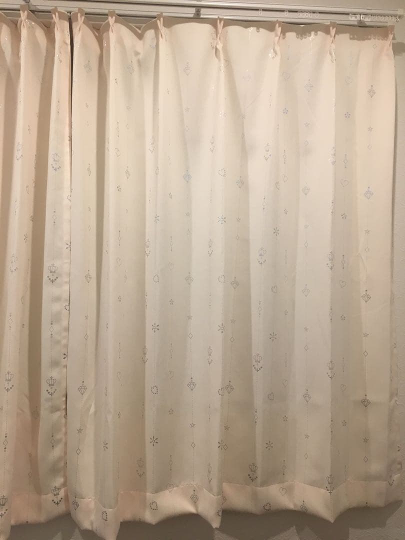 カーテン ピンク 柄 プリント きれいめ おしゃれ キラキラ セール