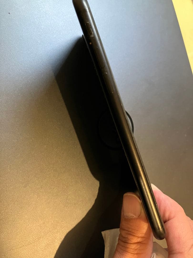 Apple iPhone SE (第2世代) 64GB