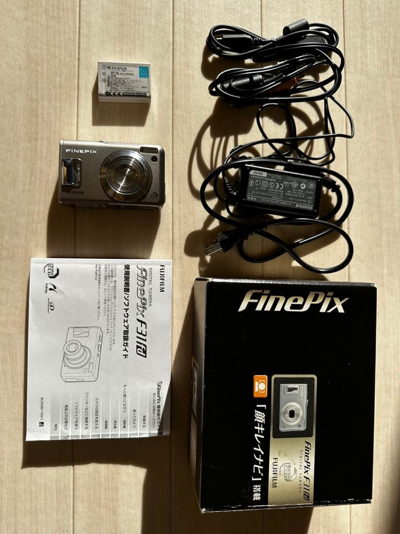 Fujifilm FinePix F31fd シルバー 【動作確認済み】