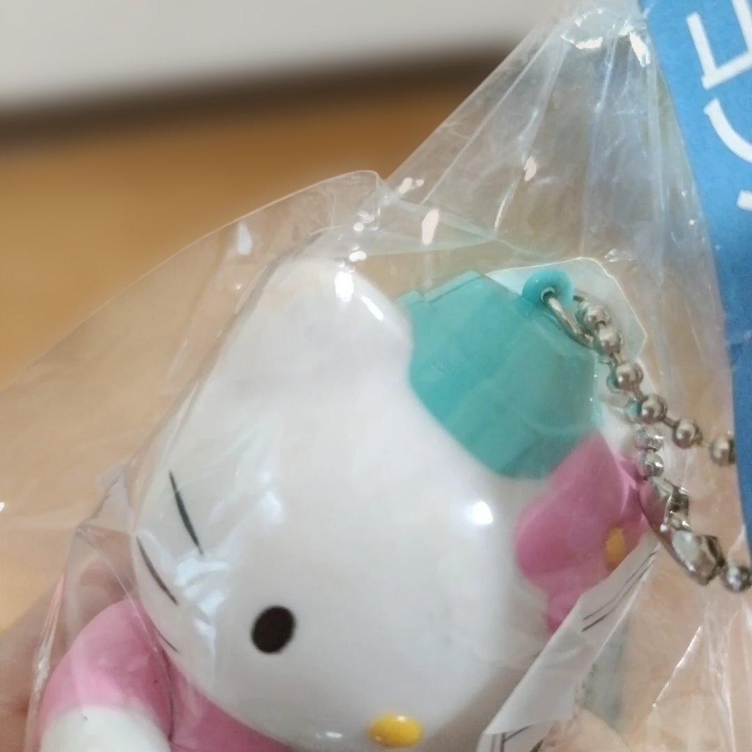 新品未使用未開封　ハローキティ コンパス付きキーホルダー