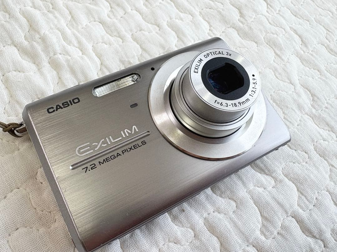 CASIO EXILIM ZOOM EX-Z75 カシオ エクシリウム