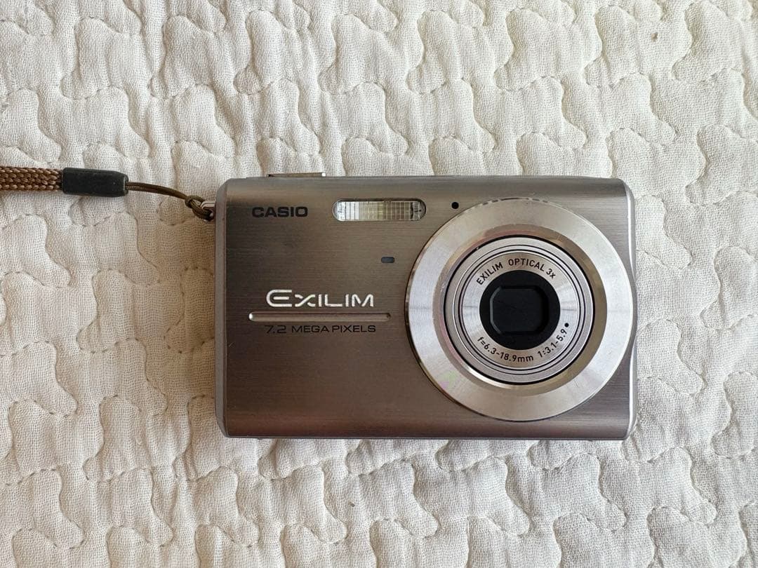 CASIO EXILIM ZOOM EX-Z75 カシオ エクシリウム