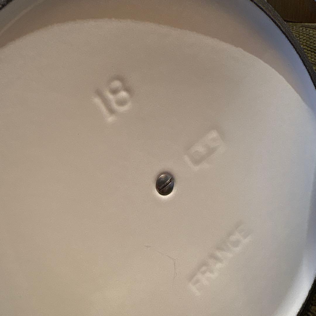 ルクルーゼ ココットロンド 両手鍋　ホワイト　18cm