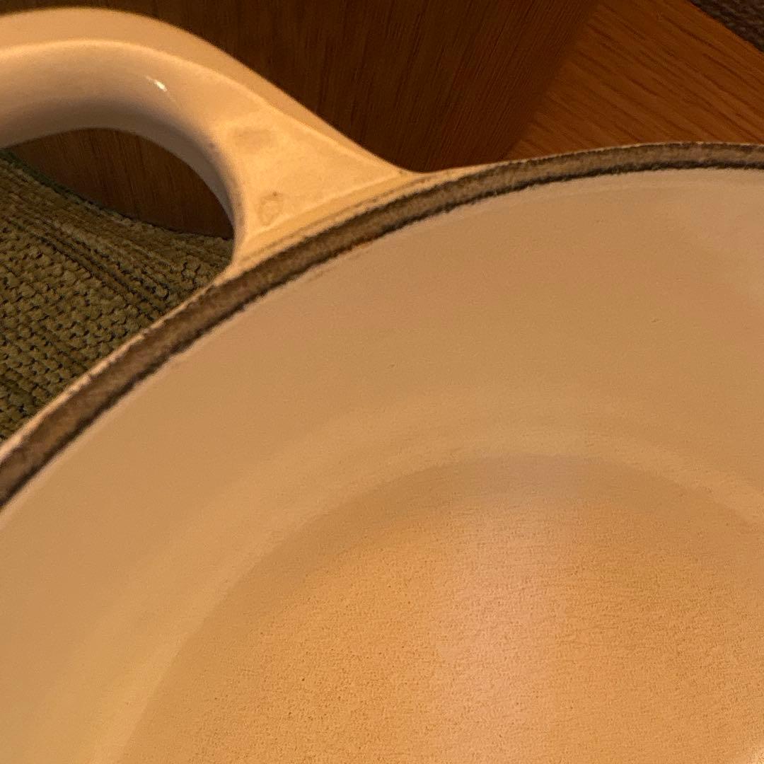 ルクルーゼ ココットロンド 両手鍋　ホワイト　18cm