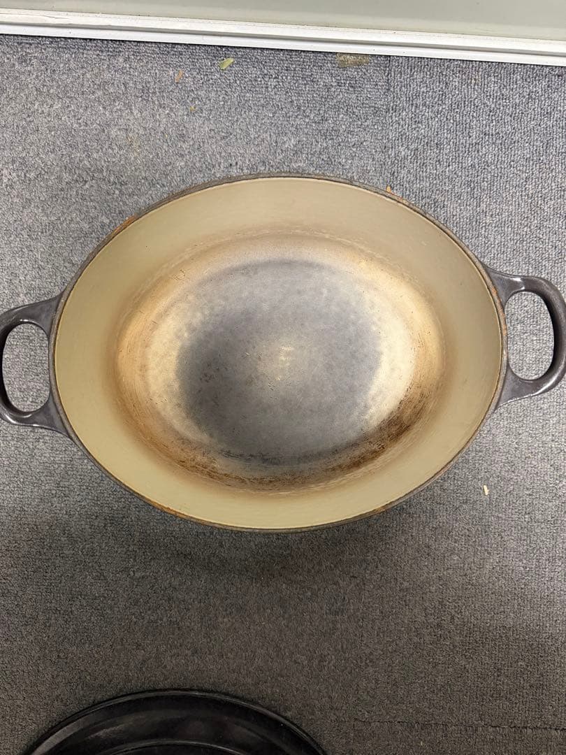 LE CREUSET 両手鍋 黒　25サイズ　おまけ付き