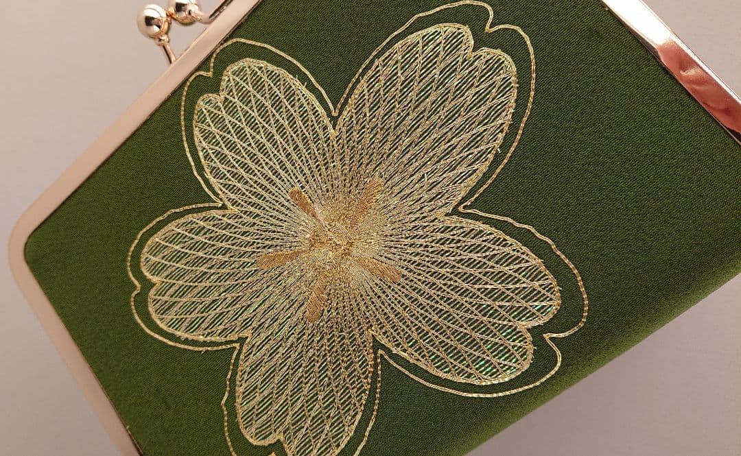 ご予約    京友禅 豪華金糸刺繍 ボックスがま口(鶯色)