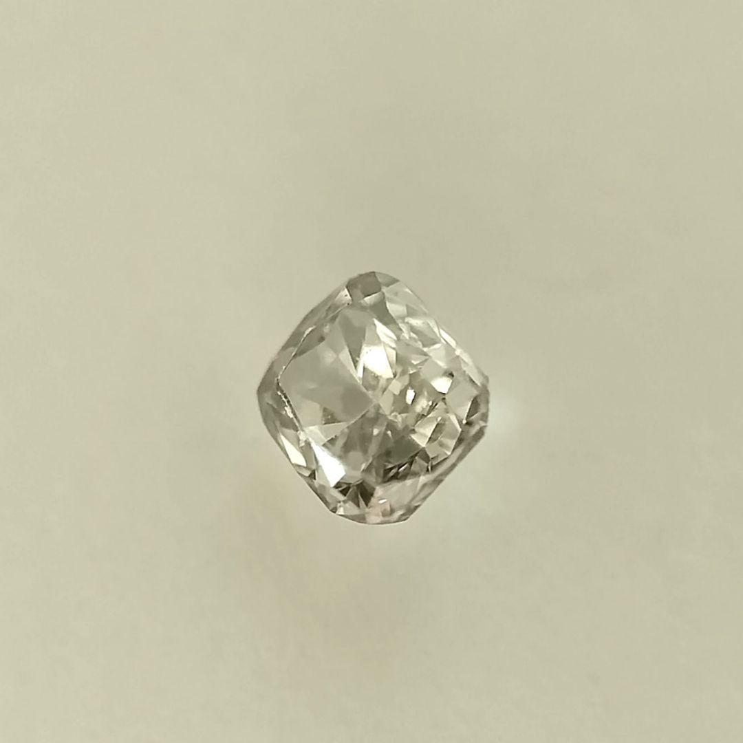 ダイヤモンド　ルース　裸石　宝石　0.117ct 薄いグレー　ソ付