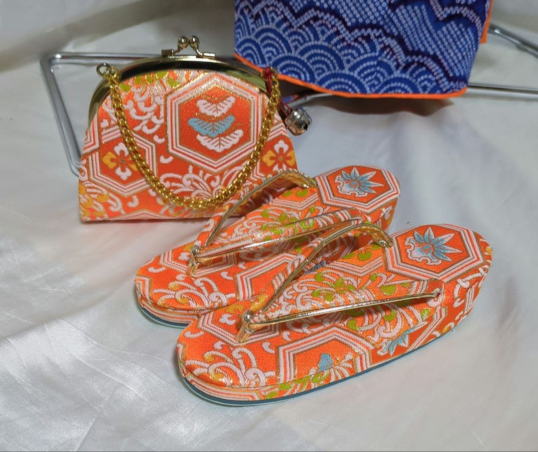 七五三７歳　女の子 四つ身　化繊　総絞り着物セット