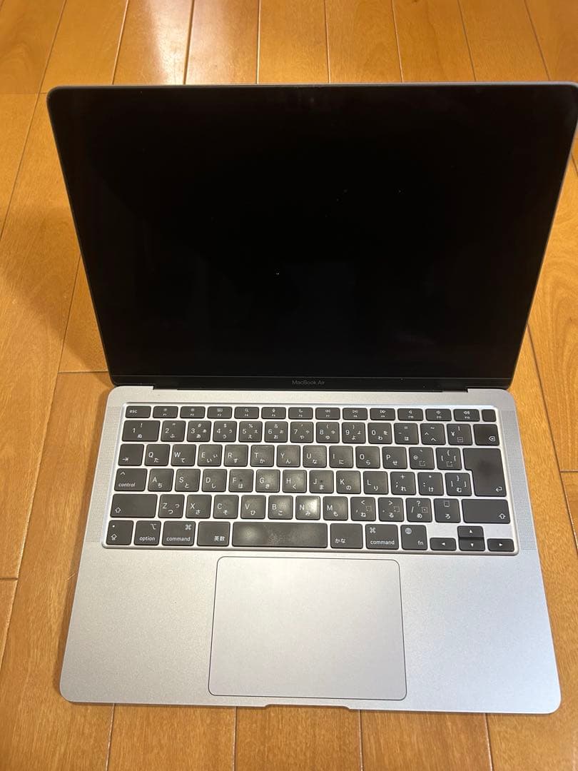 Apple MacBook Air M1 2020(13インチ)、箱と充電器付き