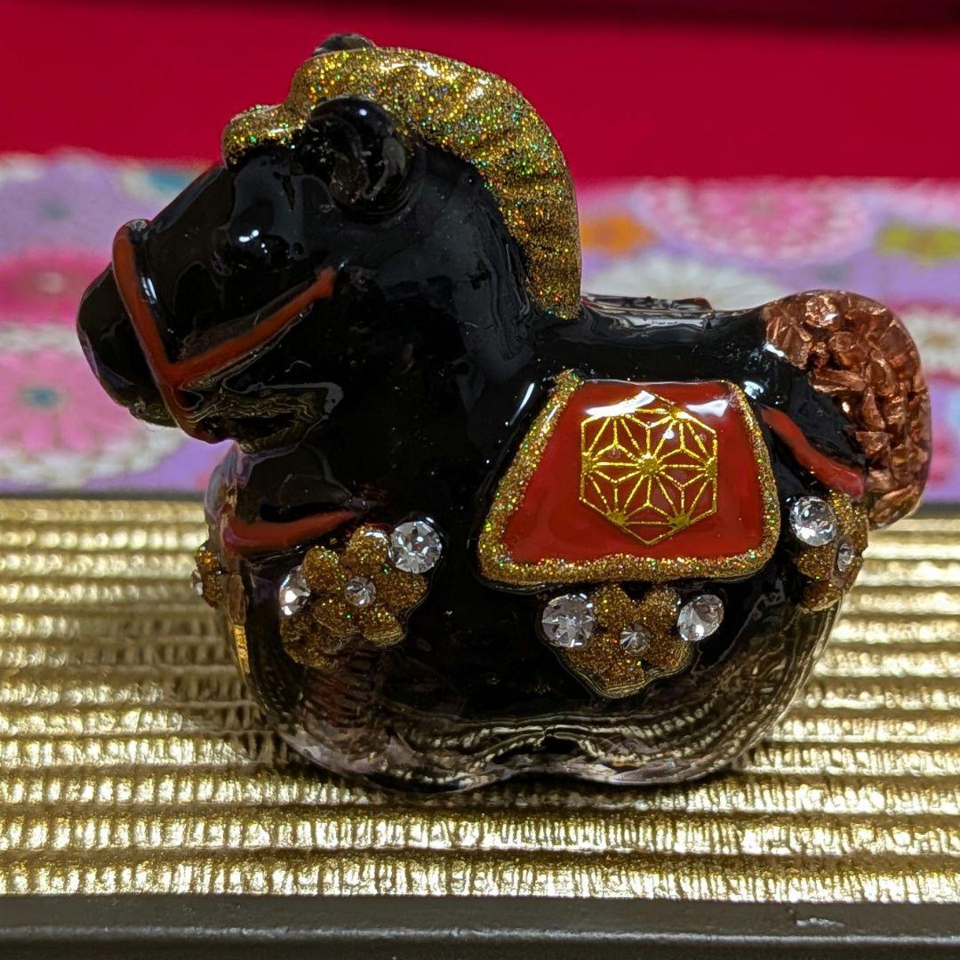 専用 黒色の馬の置物