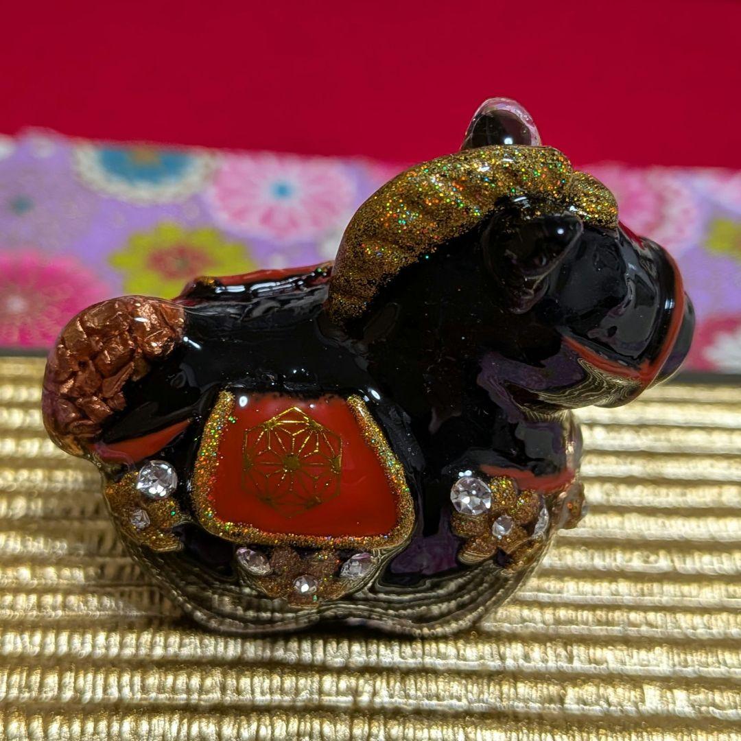 専用 黒色の馬の置物