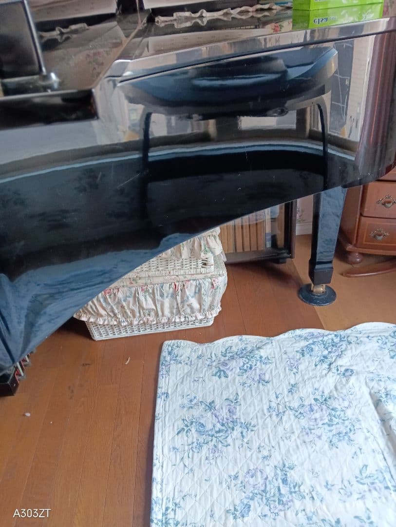 YAMAHA グランドピアノ 黒 光沢仕上げ