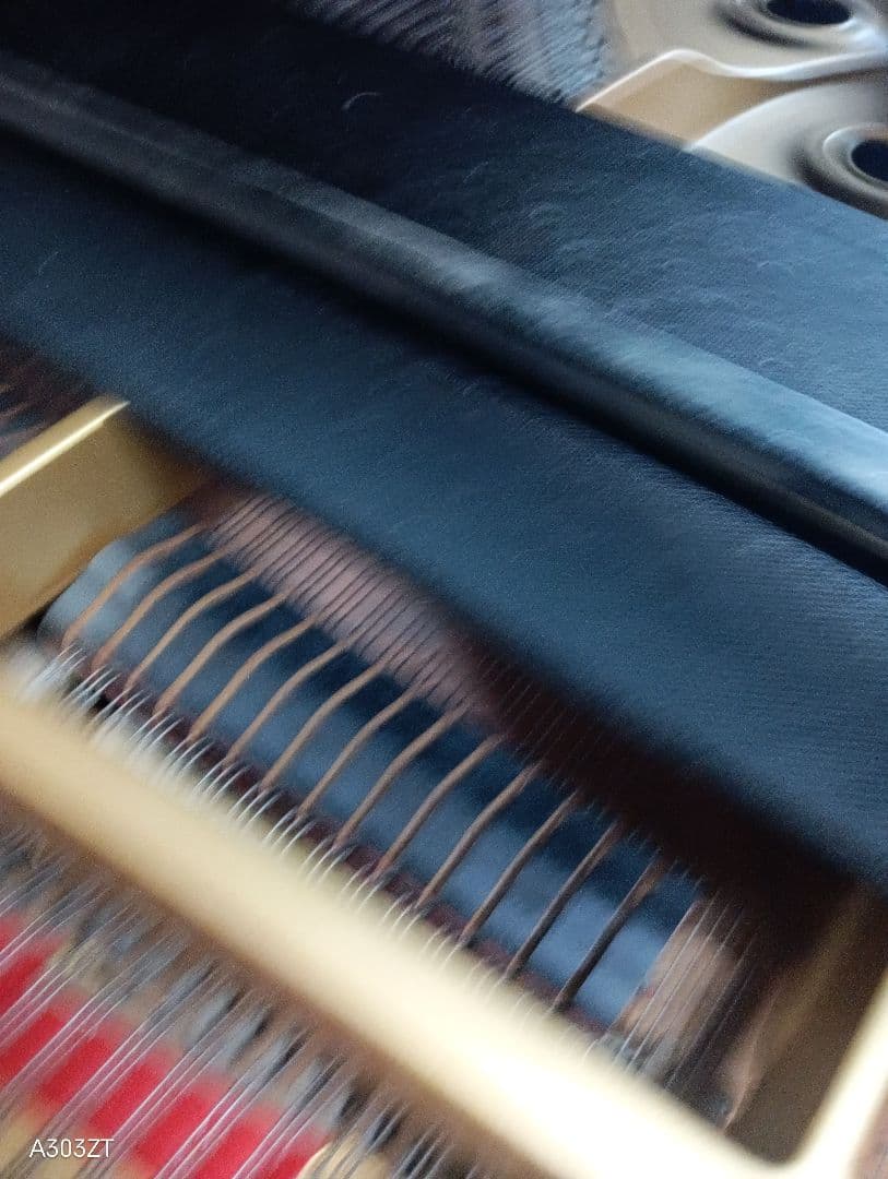 YAMAHA グランドピアノ 黒 光沢仕上げ