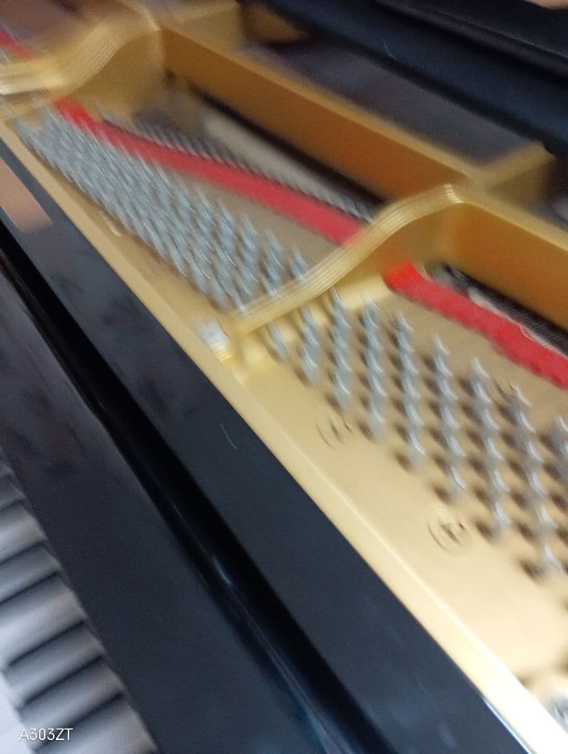 YAMAHA グランドピアノ 黒 光沢仕上げ