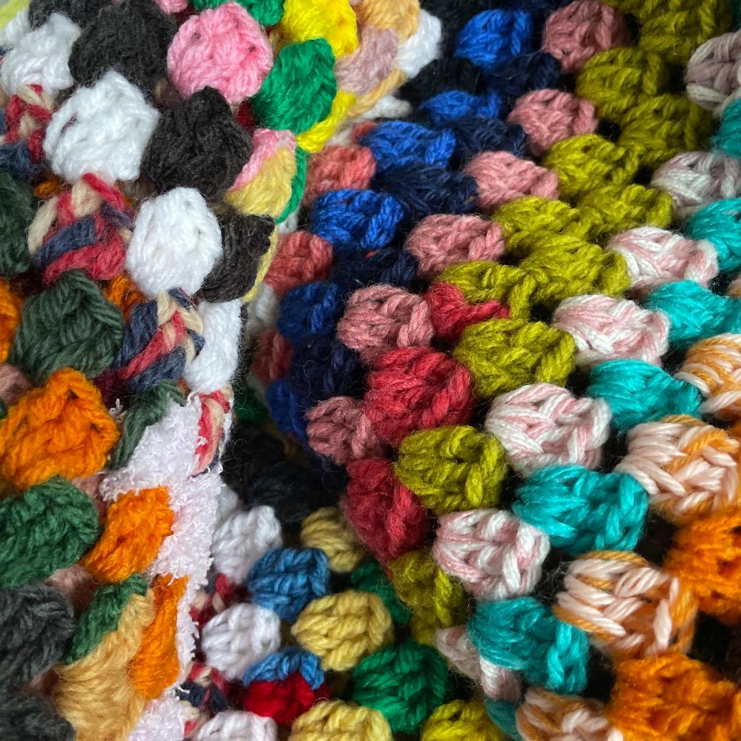 かぎ針編みグラニースクエアのマルチカバー　こたつカバー　ソファーカバー