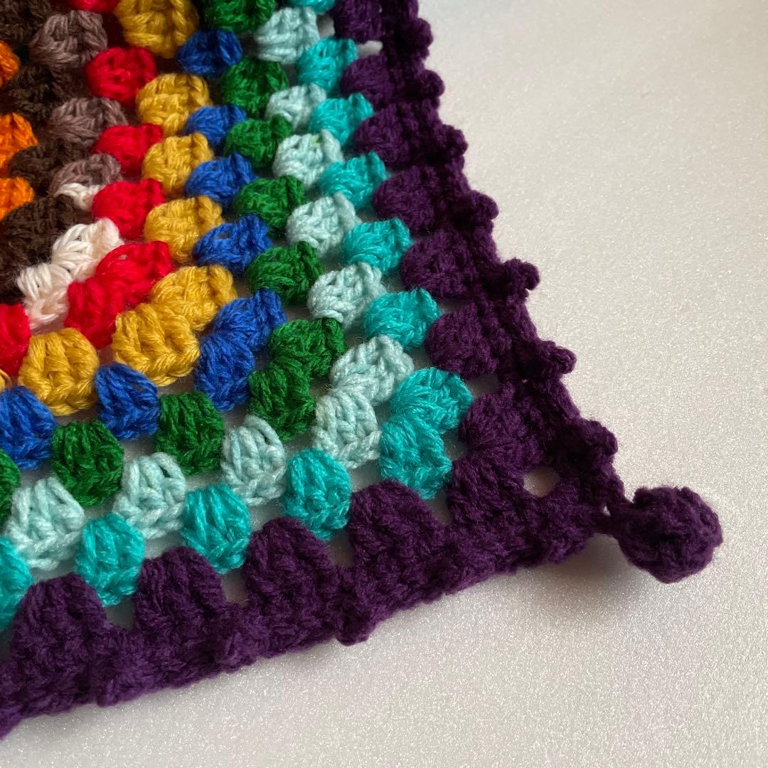 かぎ針編みグラニースクエアのマルチカバー　こたつカバー　ソファーカバー