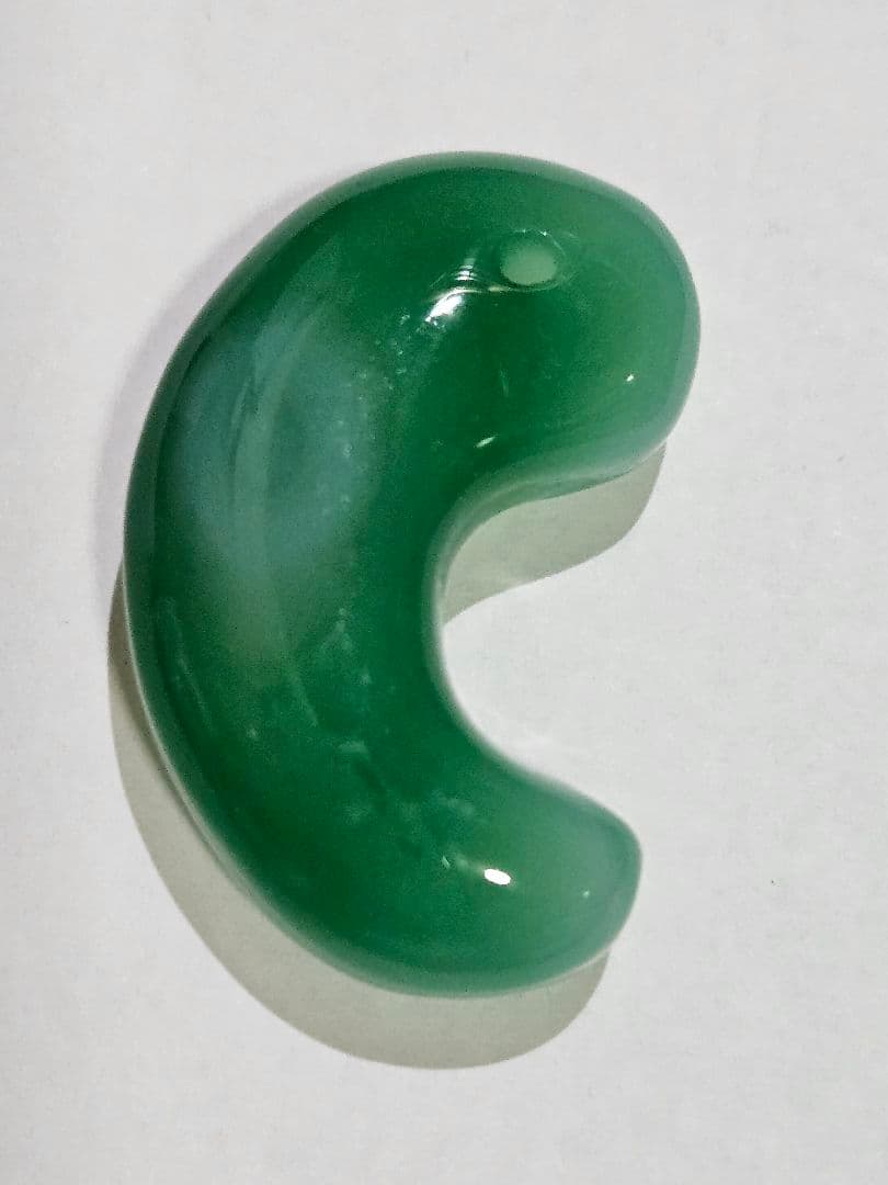 綺麗白い縞　瑪瑙勾玉