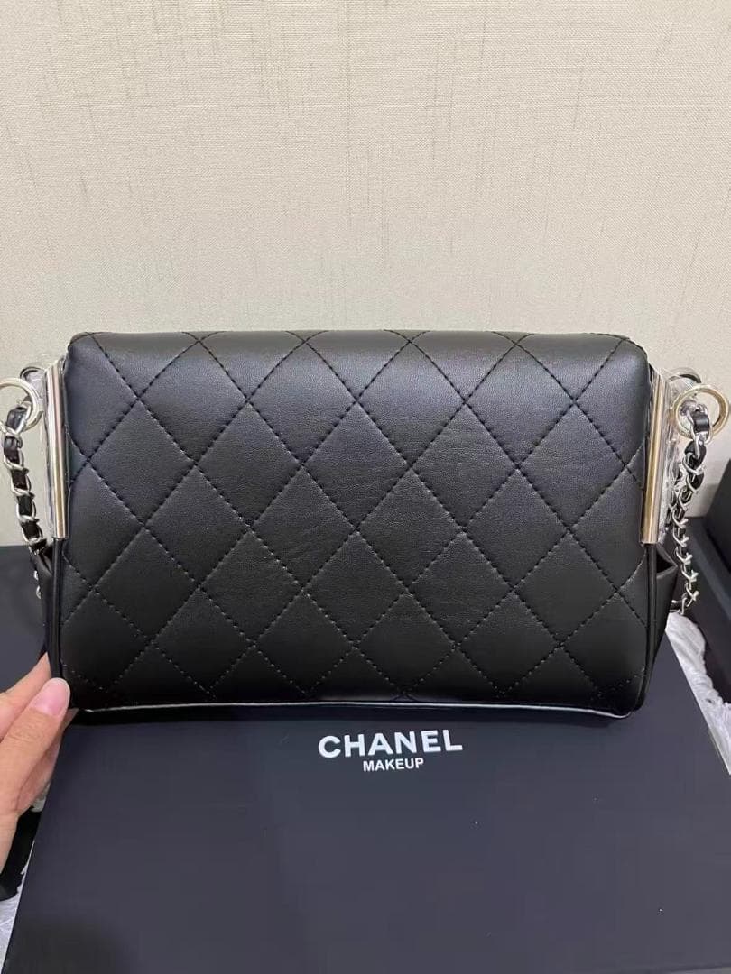 美品♡大容量の非売品ブラックショルダーバッグ メイクアップ用