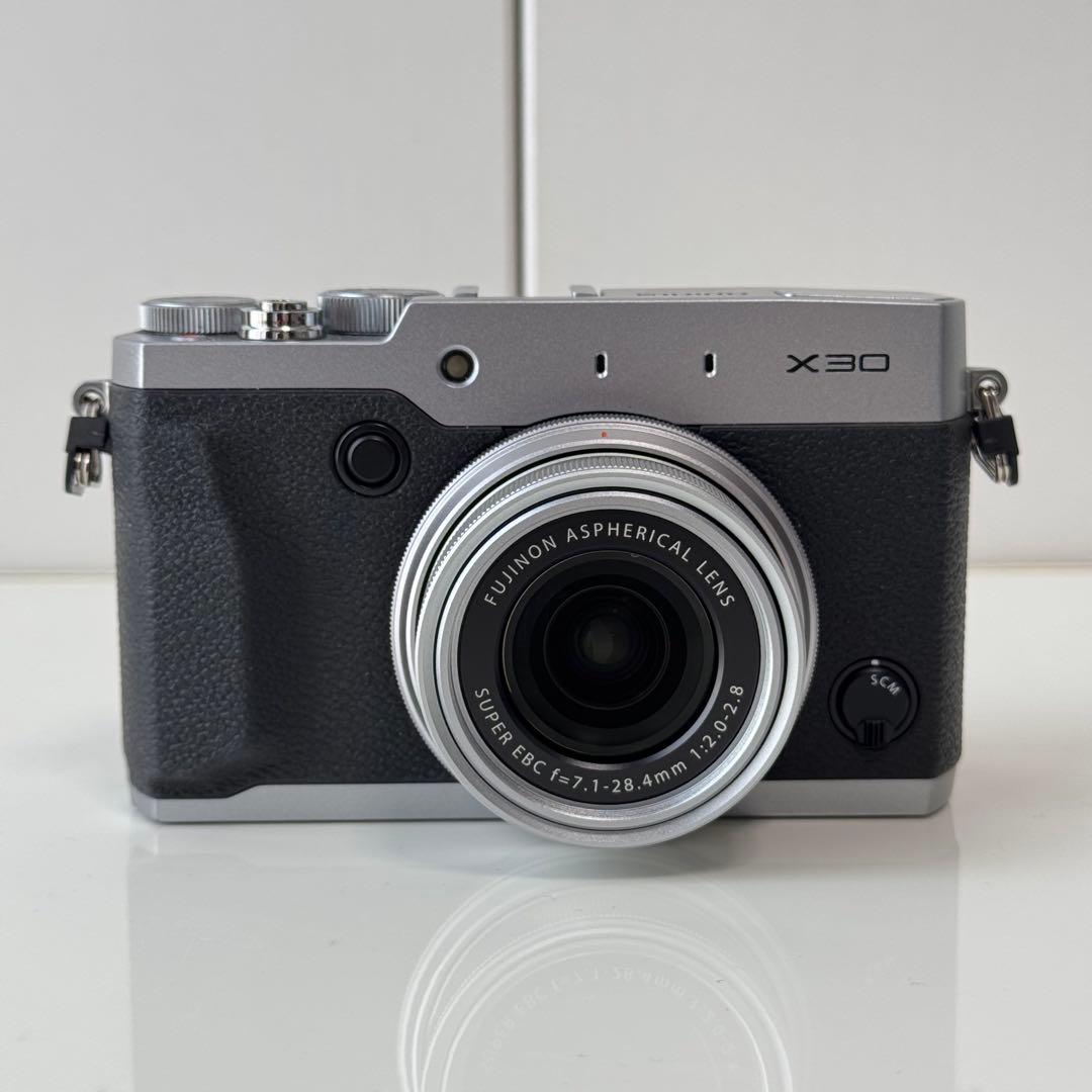 FUJIFILM X30 高級コンパクトデジタルカメラ　オマケ付