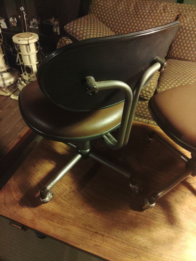 希少　イトーキ　ITOKI ２脚　インダストリアル　スペースエイジ　ポストモダン