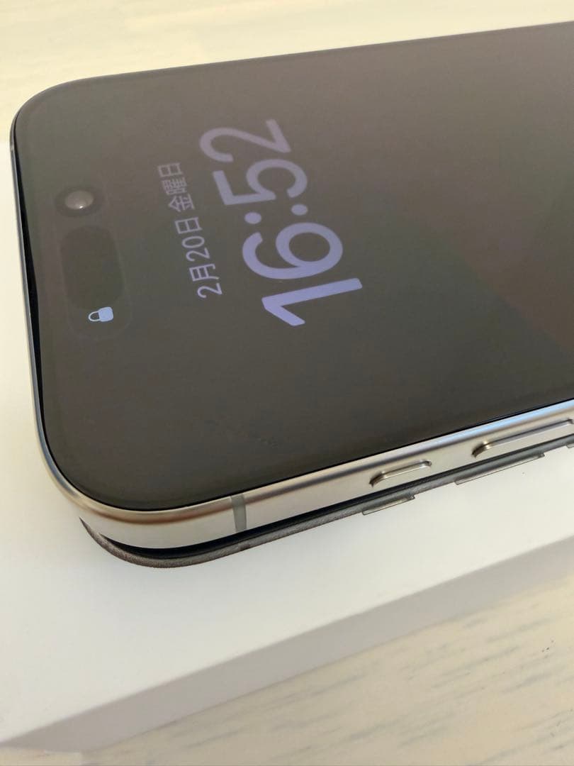 【海外版美品】iPhone 15 Pro 256GB ナチュラルチタニウム