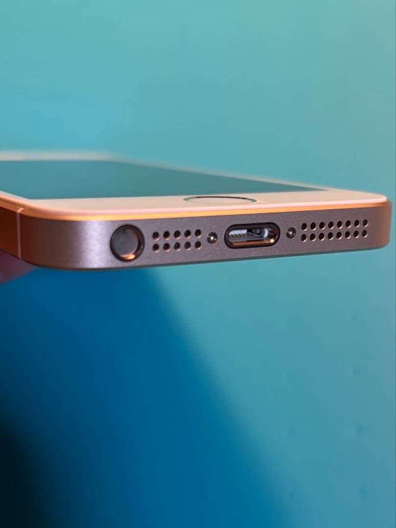 [美品]iPhoneSE 第一世代 ゴールド16GB SIMロックあり