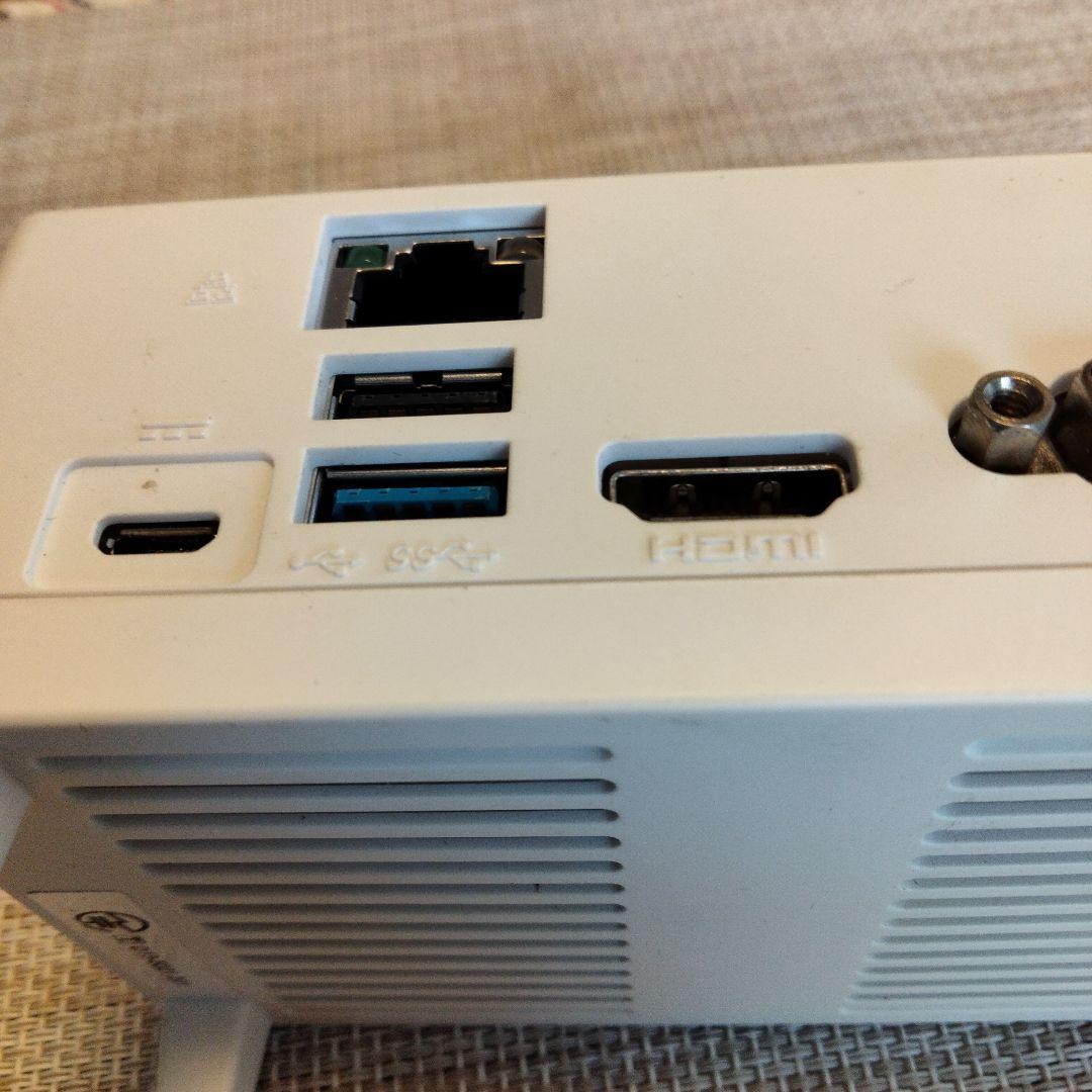 LIVA MINI PC　ミニ　パソコン