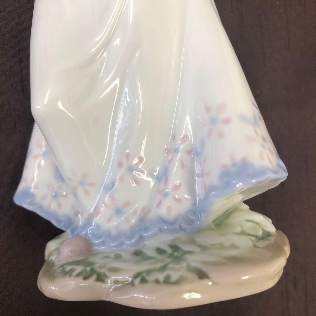 SAVOIR VIVRE London 陶器製　少女　はにかみ乙女