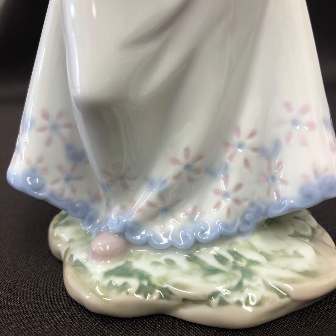 SAVOIR VIVRE London 陶器製　少女　はにかみ乙女