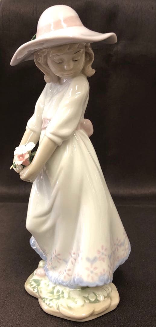 SAVOIR VIVRE London 陶器製　少女　はにかみ乙女