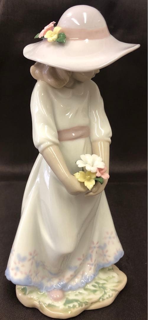 SAVOIR VIVRE London 陶器製　少女　はにかみ乙女