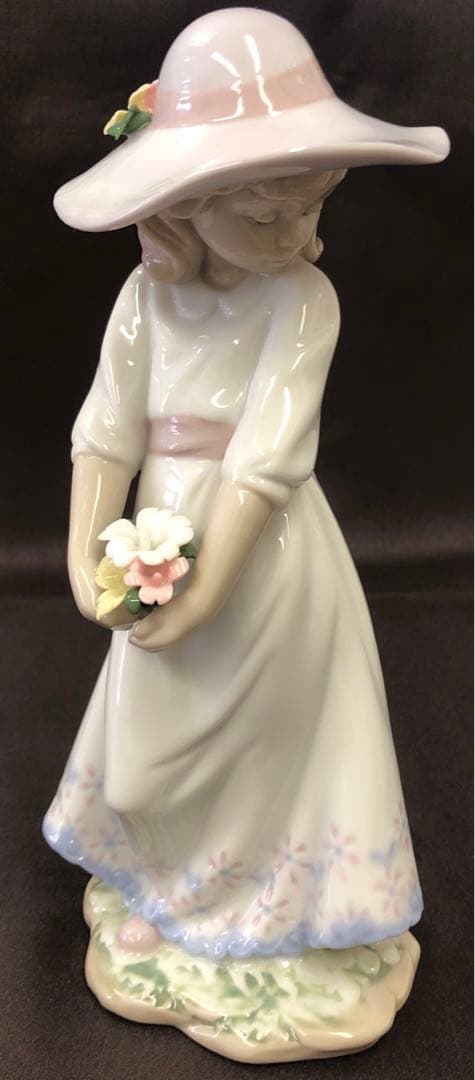 SAVOIR VIVRE London 陶器製　少女　はにかみ乙女