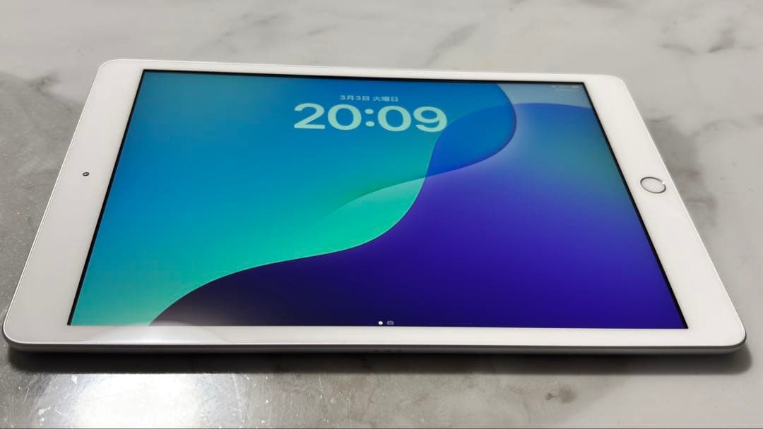 iPad 第7世代 美品 32GB 充電器ケーブル付き