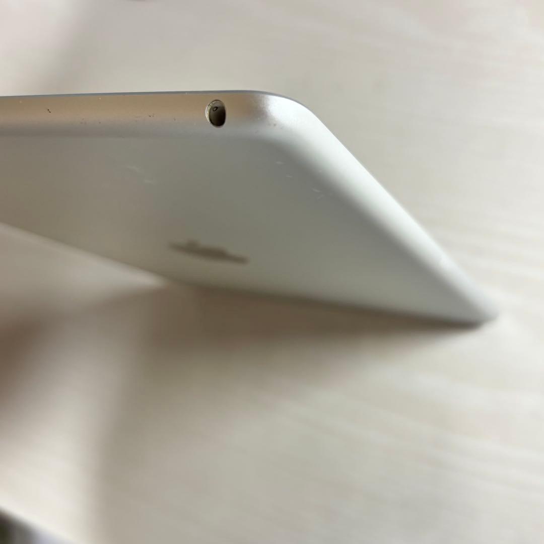 iPad 第7世代 美品 32GB 充電器ケーブル付き